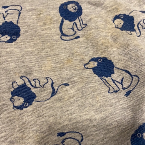 Carter’s 5T pj sets - Picture 10 of 14